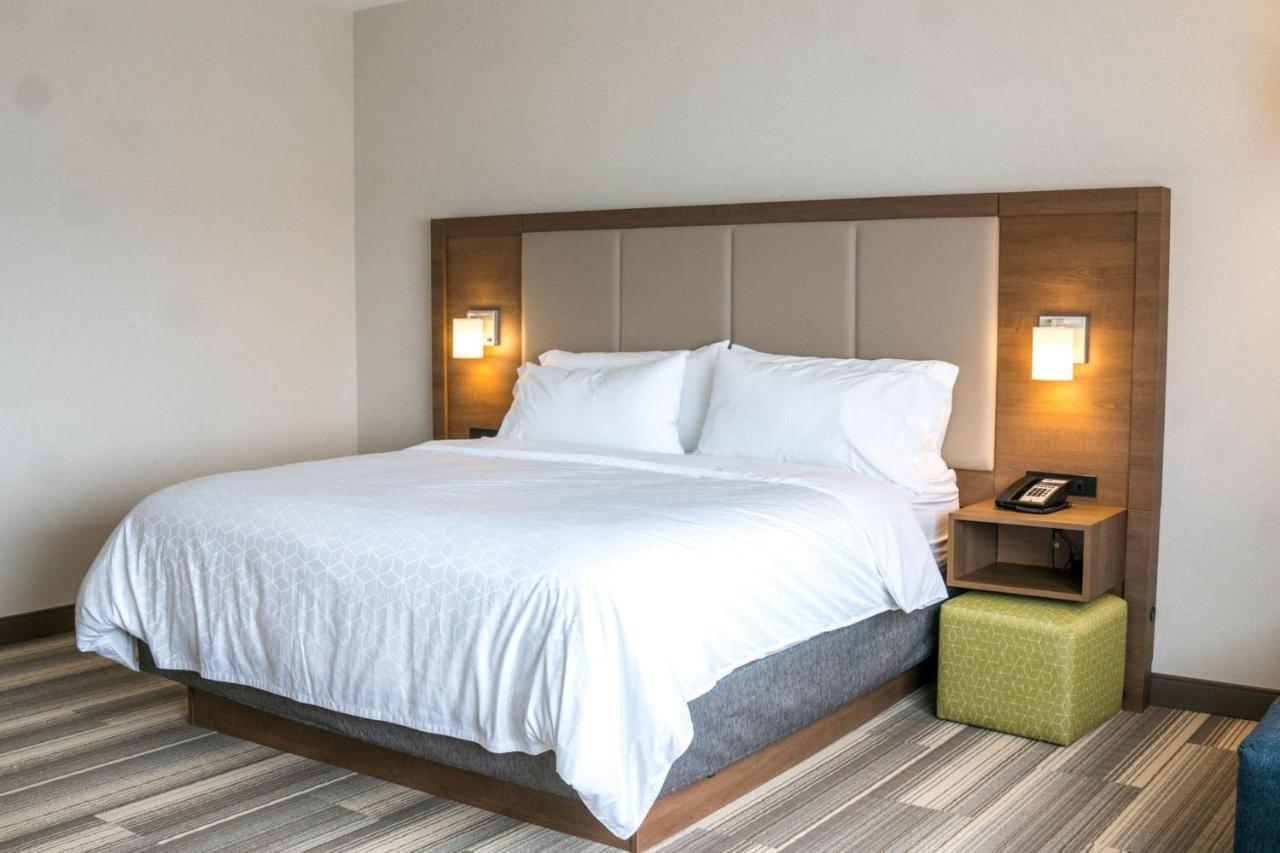 Holiday Inn Express & Suites - Brandon By Ihg Kültér fotó