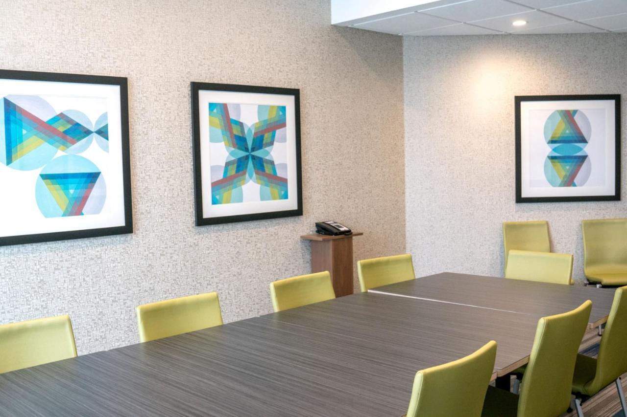 Holiday Inn Express & Suites - Brandon By Ihg Kültér fotó