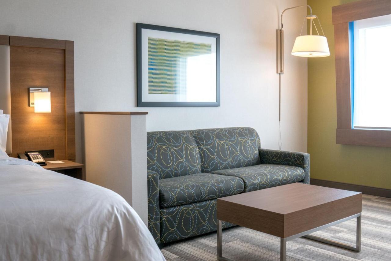 Holiday Inn Express & Suites - Brandon By Ihg Kültér fotó