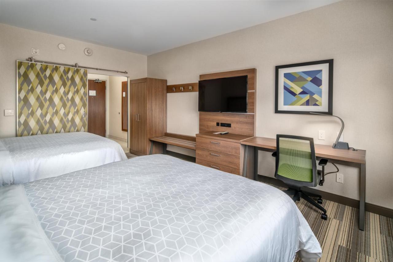 Holiday Inn Express & Suites - Brandon By Ihg Kültér fotó