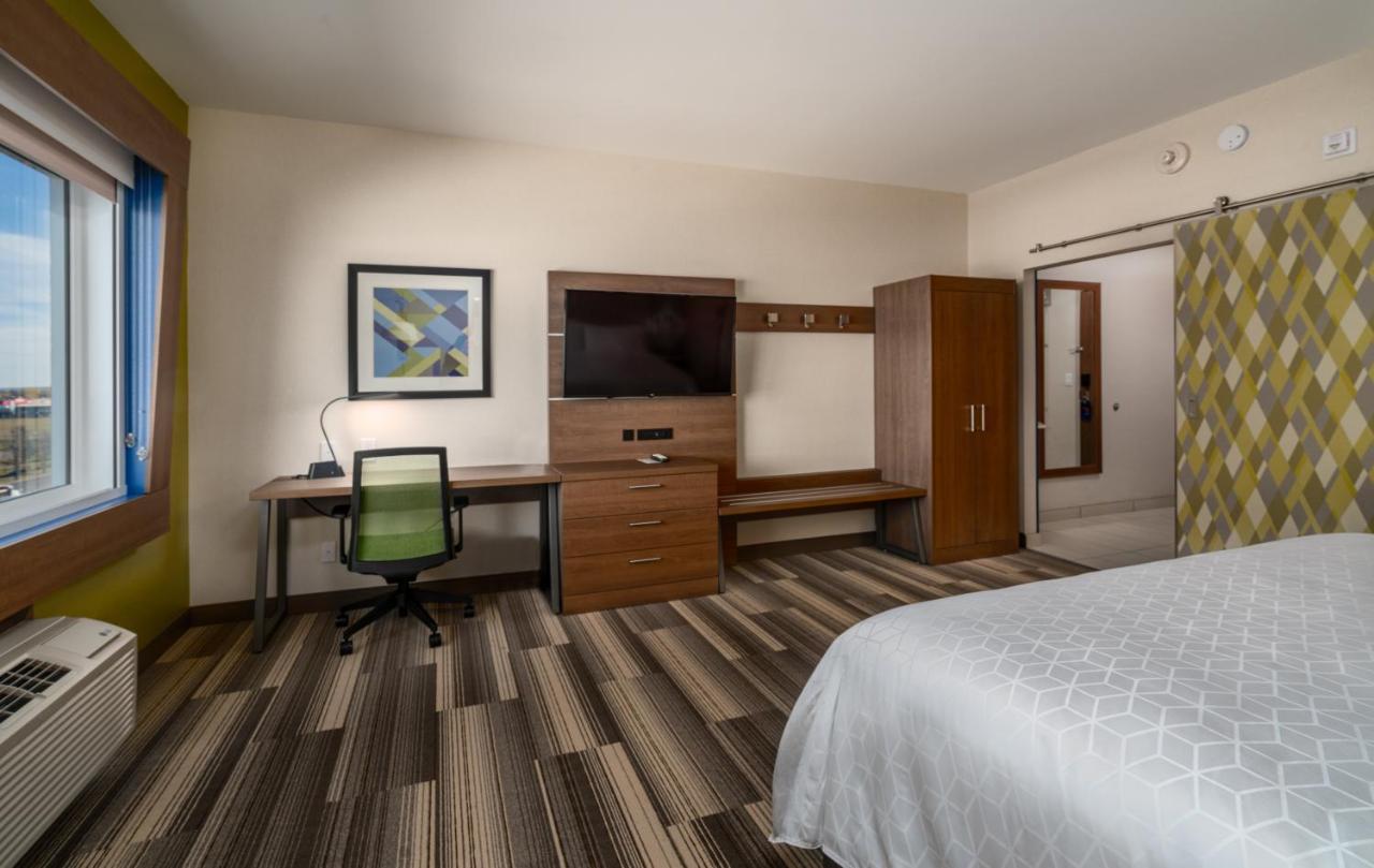 Holiday Inn Express & Suites - Brandon By Ihg Kültér fotó