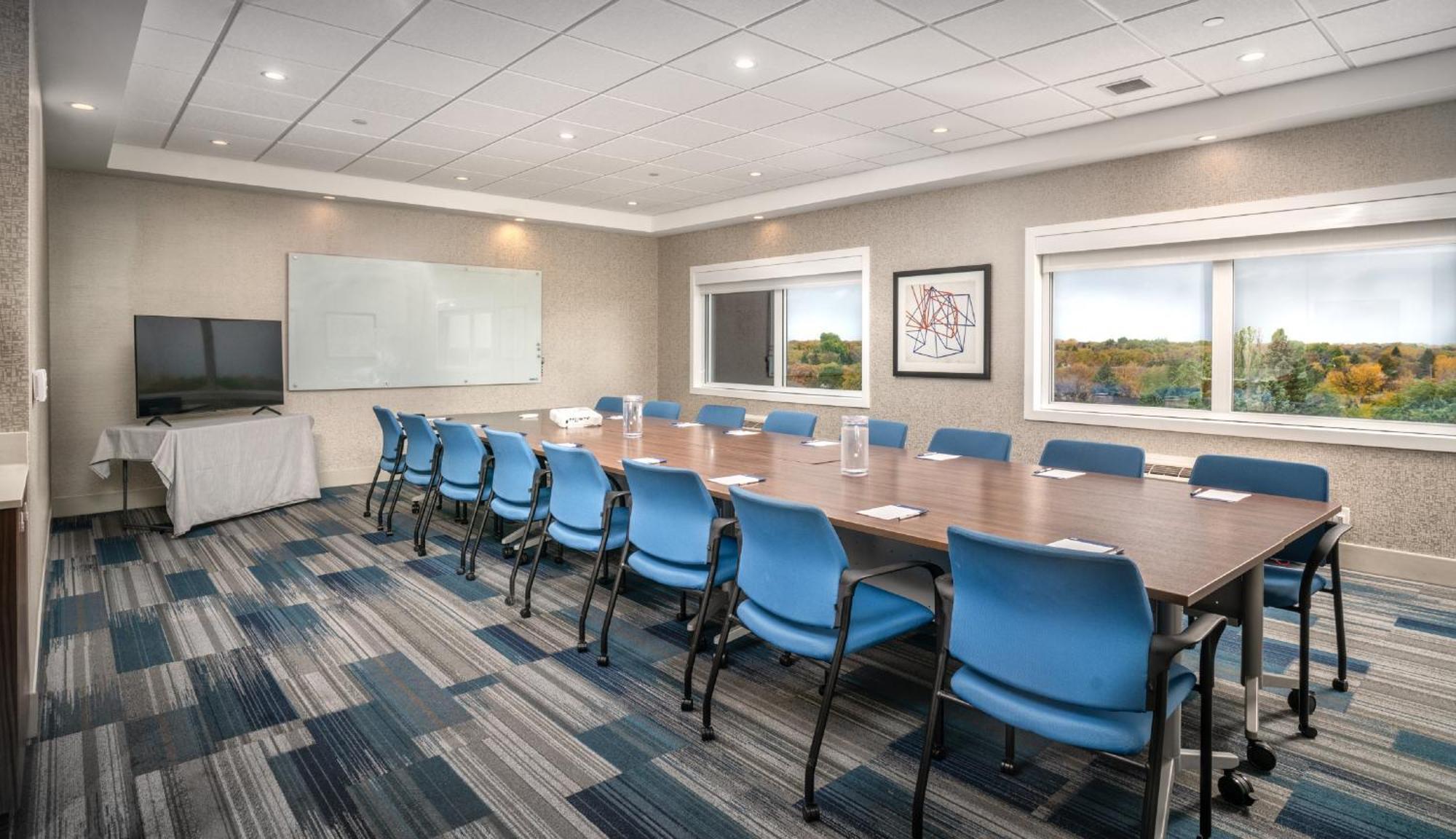 Holiday Inn Express & Suites - Brandon By Ihg Kültér fotó